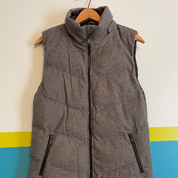 Gap Women's Gray PRIMALOFT Insulated Vest Size S Tall - Picture 4 of 8
